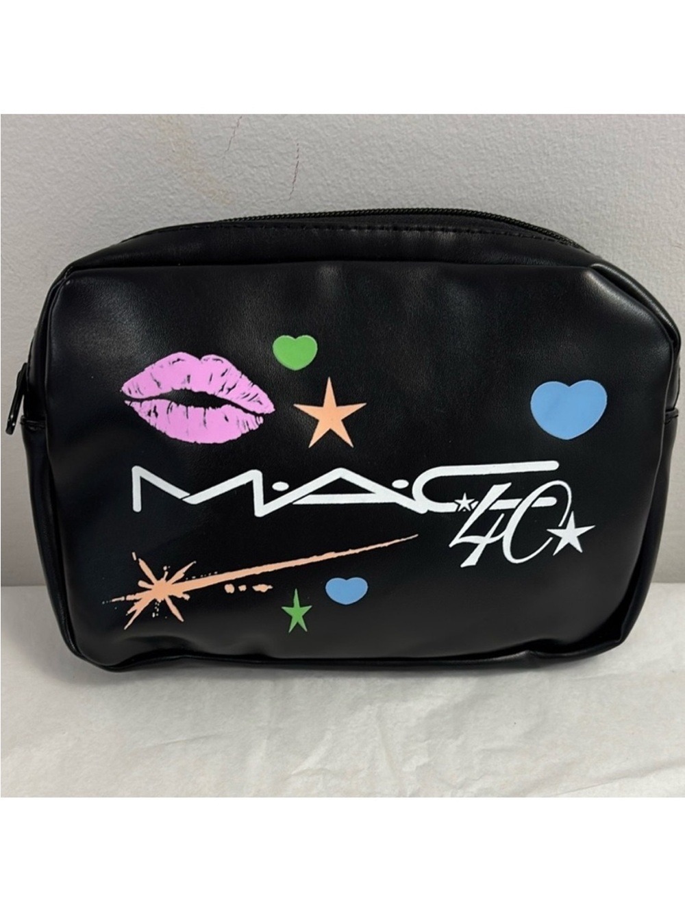 MAC 40th ANNIVERSARY GLAM BAG Black Cosmetic Bag Colorful Graphics ZIP closure